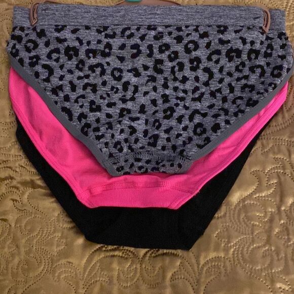 Wild Nights 3 Pack Seamless Bikini - Picture 2 of 3